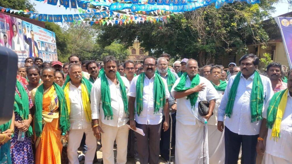 భూసేకరణ నిలిపివేయాలంటూ రైతుల ఆందోళన
