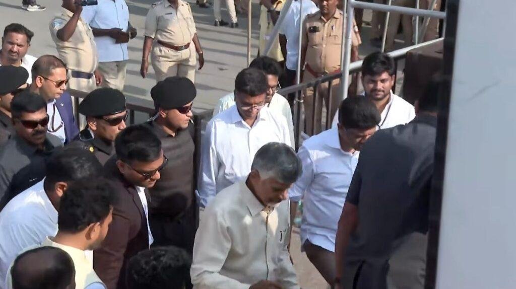 తమిళనాడు రాష్ట్రం థలి నియోజకవర్గంలో ఎన్నికల ప్రచారంలో ఏపీ ముఖ్యమంత్రి శ్రీ నారా చంద్రబాబు నాయుడు