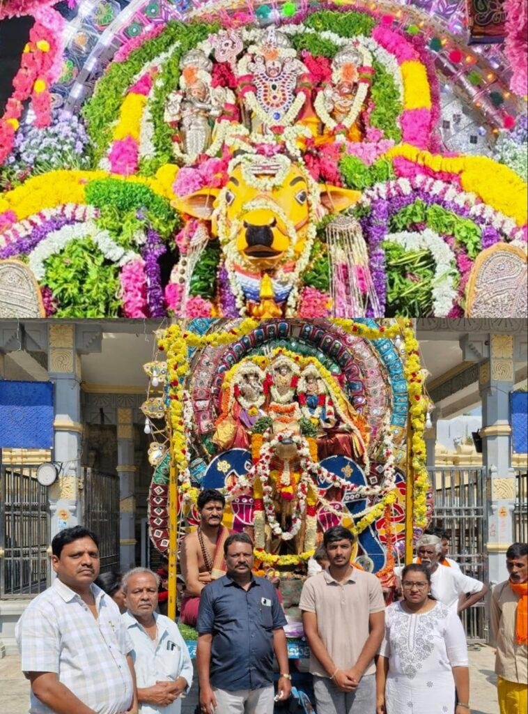 నంది వాహనంపై ఊరేగిన పరమశివుడు