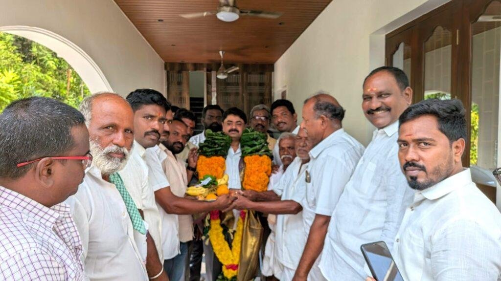 శంకర్ రెడ్డికి ఆహ్వానం పలికిన దళవాయి అగ్రహారం గ్రామస్థులు