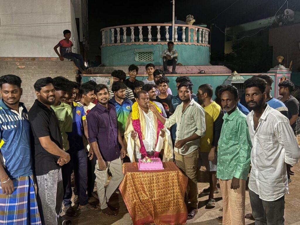 మార్కెటింగ్ యార్డ్ వైస్ చైర్మన్‌గా ఎన్నికైన కోళ్ళచిన్నాకు సత్కారం