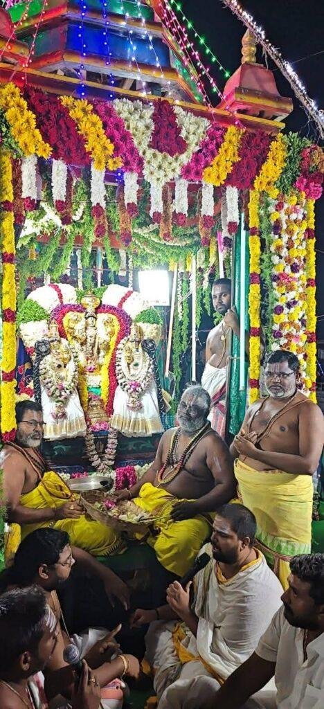 లాహిరి లాహిరి లాహిరిలో…  తెప్పపై విహరించిన శ్రీ పెనుశిల లక్ష్మీనృసింహస్వామి