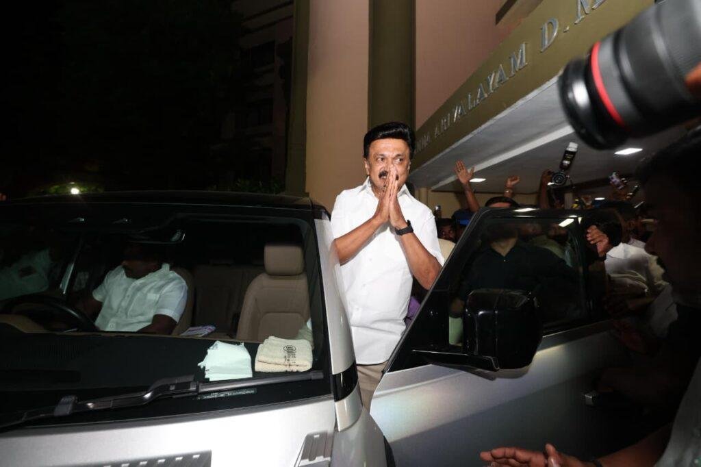 ప్రజల తీర్పును తలవంచి స్వీకరిస్తున్నాము. విజేతలకు  అభినందనలు -మాజీ సిఎం యం.కె స్టాలిన్