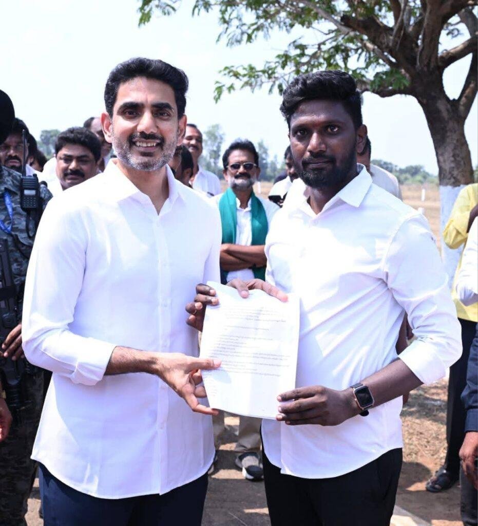 మంత్రి నారా లోకేష్‌ను కలిసిన ఎన్టీఆర్ వెంకయ్య