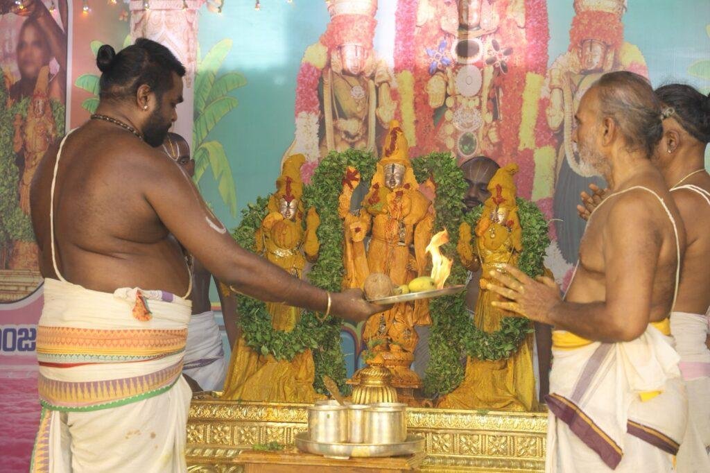 గోవింద నామస్మరణల మధ్య ప్రారంభమైన శ్రీనివాసమంగాపురం వసంతోత్సవాలు