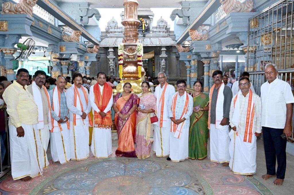 కాణిపాకం వరసిద్ధి వినాయక స్వామివారిని దర్శించుకున్న పంచాయతీరాజ్ శాఖ ఈఎన్‌సీ బాలు నాయక్