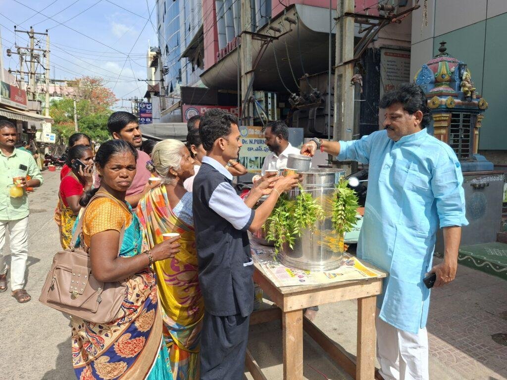 గంగమ్మ తల్లి ప్రజలందరినీ చల్లగా చూడాలి… -భక్తులకు అంబలి పంపిణీ చేసిన టిడిపి నేత భువన్ కుమార్ రెడ్డి