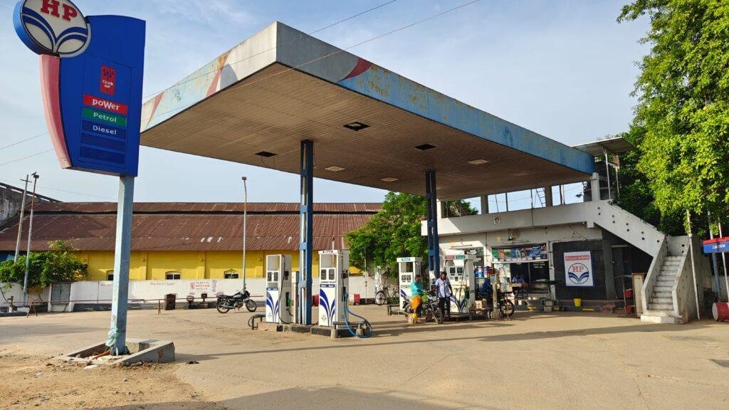 నాగలాపురంలో పెట్రోల్ డీజిల్ ధరలు పెంపు