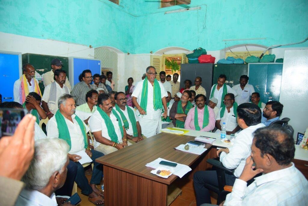 భూ సేకరణకు గ్రామస్తులు సహకరించాలి