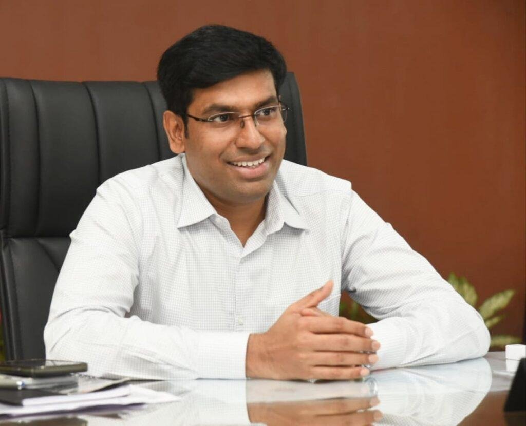 ఎండ తీవ్రత దృష్ట్యా అత్యవసరం అయితేనే ఫిర్యాదుదారులు జిల్లా కలెక్టరేట్ కు రావాలి