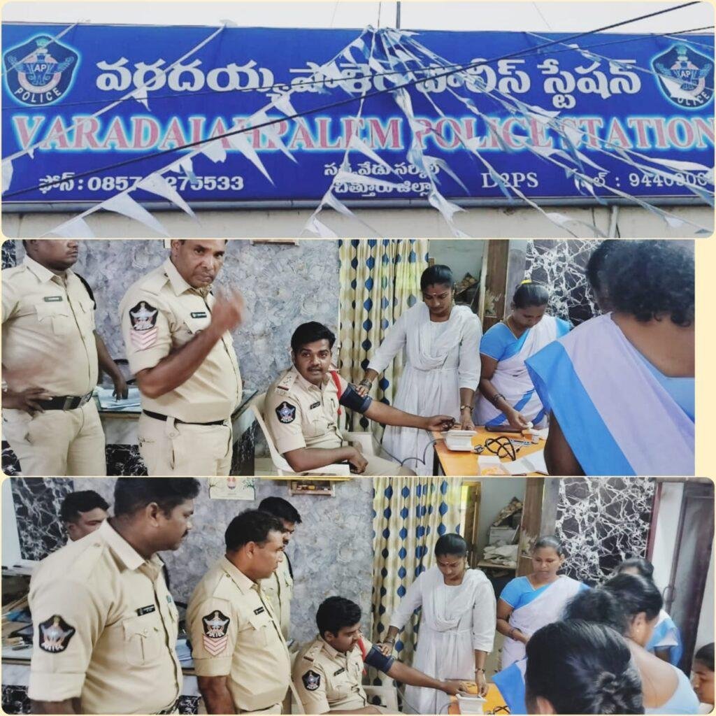 పోలీసులకు వైద్య సిబ్బందిచే స్క్రీనింగ్ పరీక్షలు
