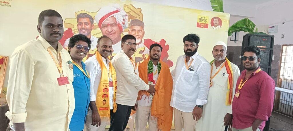 మహానాడు సందర్భంగా నెల్సన్ మండేలాకు ఘన సత్కారం