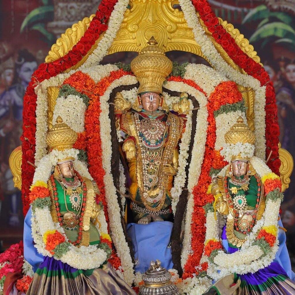 ధ్వజారోహణంతో వైభవంగా ప్రారంభమైన నారాయణవనం బ్రహ్మోత్సవాలు