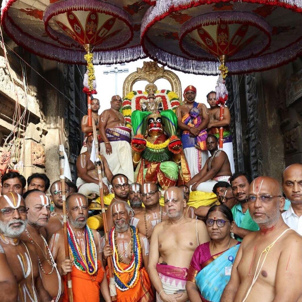 హనుమంత వాహనంపై శ్రీ గోవిందరాజస్వామి దివ్య విహారం