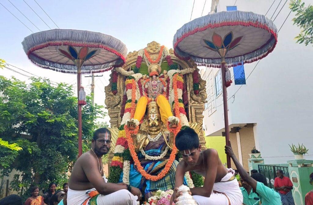 గరుడునిపై విహరించిన వేదనారాయణుడు