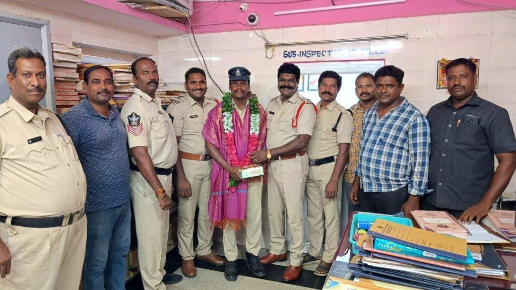 ప్రజల మన్ననలు పొందిన కానిస్టేబుల్ భూపతికి బదిలీ