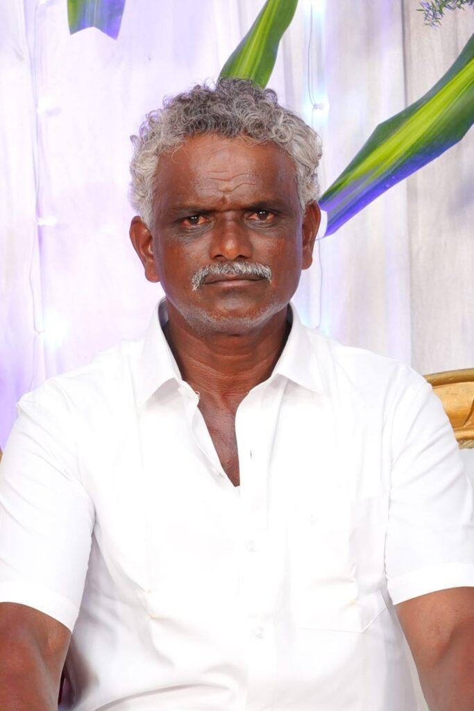 వడదెబ్బకు గురై వ్యక్తి మృతి