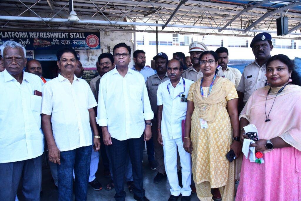 చిత్తూరు రైల్వే స్టేషన్ ను ఉన్నత ప్రమాణాలతో తీర్చిదిద్దుతాం -ఎంపీ దగ్గుమళ్ళ‌