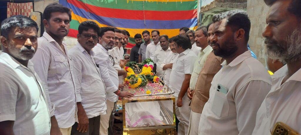కొల్లన్ మృతికి రాజేష్ ఘన నివాళి