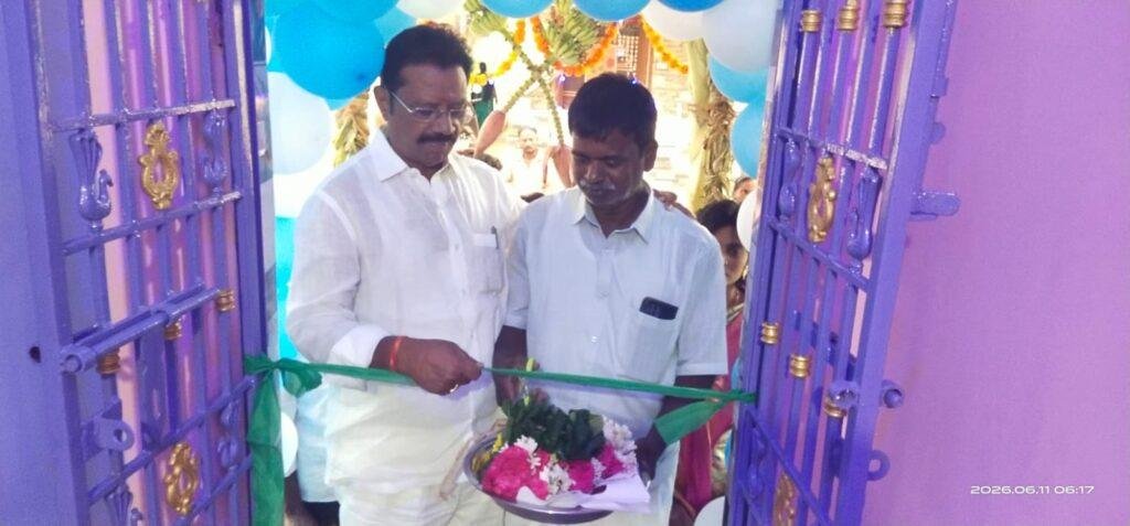 నారాయణవనం మండలంలో శుభకార్యాల్లో పాల్గొన్న ఎమ్మెల్యే కోనేటి ఆదిమూలం, జడ్పీ ఫైనాన్స్ కమిటీ సభ్యుడు కోనేటి సుమన్ కుమార్