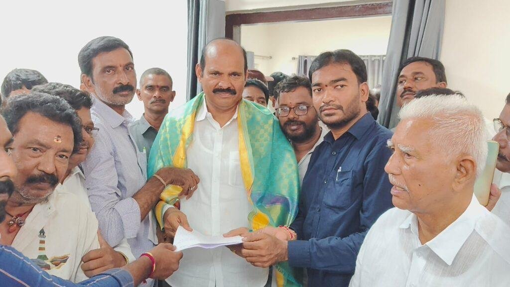 జర్నలిస్టుల సమస్యల పరిష్కారానికి చర్యలు తీసుకోవాలి..!