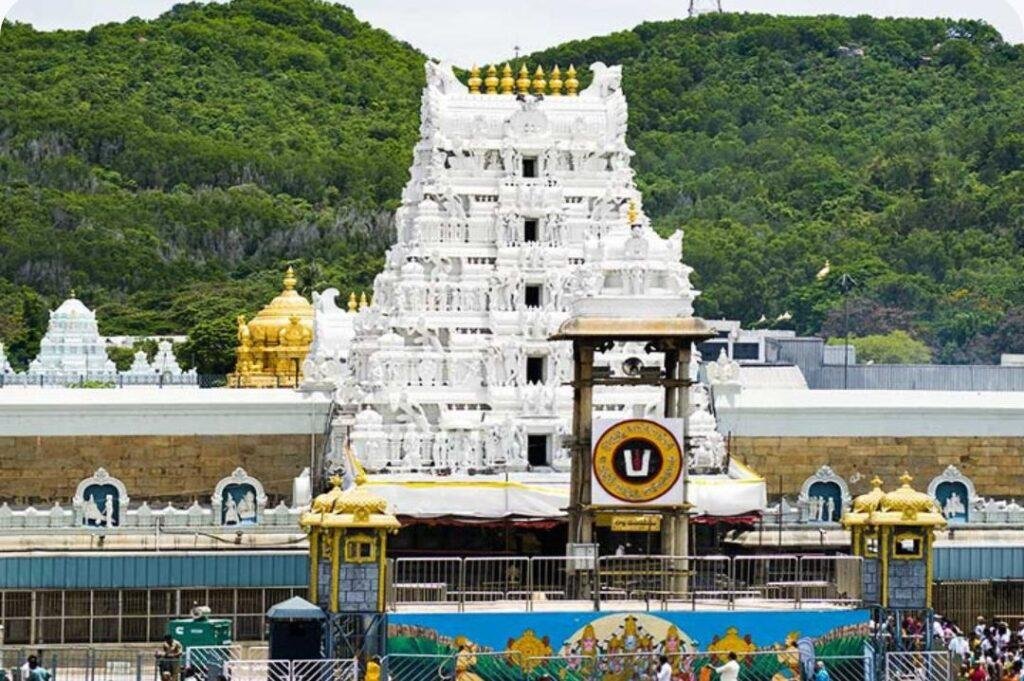 శ్రీవారి దర్శనానికి 30 గంటలు