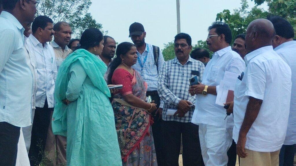 కీలగరం లేఅవుట్ ను పరిశీలించిన ఎమ్మెల్యే ఆదిమూలం