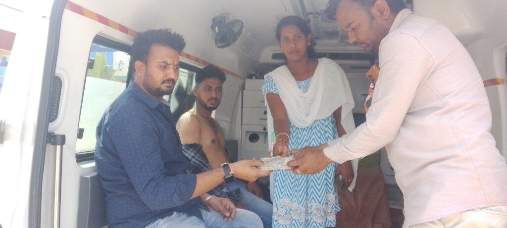 శునకం ను తప్పించ పోయి ప్రమాదంకు గురైన ద్విచక్ర వాహన చోదకుడు