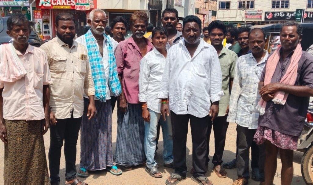 ఎన్డీఏ కూటమి విజయోత్సవ ర్యాలీకి బయలుదేరిన టిడిపి నేతలు