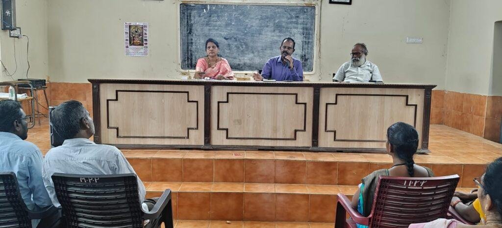 విద్యార్థుల నమోదు లక్ష్యాలను పూర్తి చేయాలి