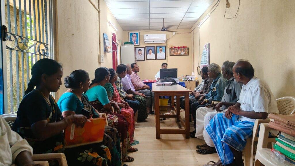 రేషన్ డీలర్లు గైర్హాజరుపై తహసీల్దార్ ఆగ్రహం