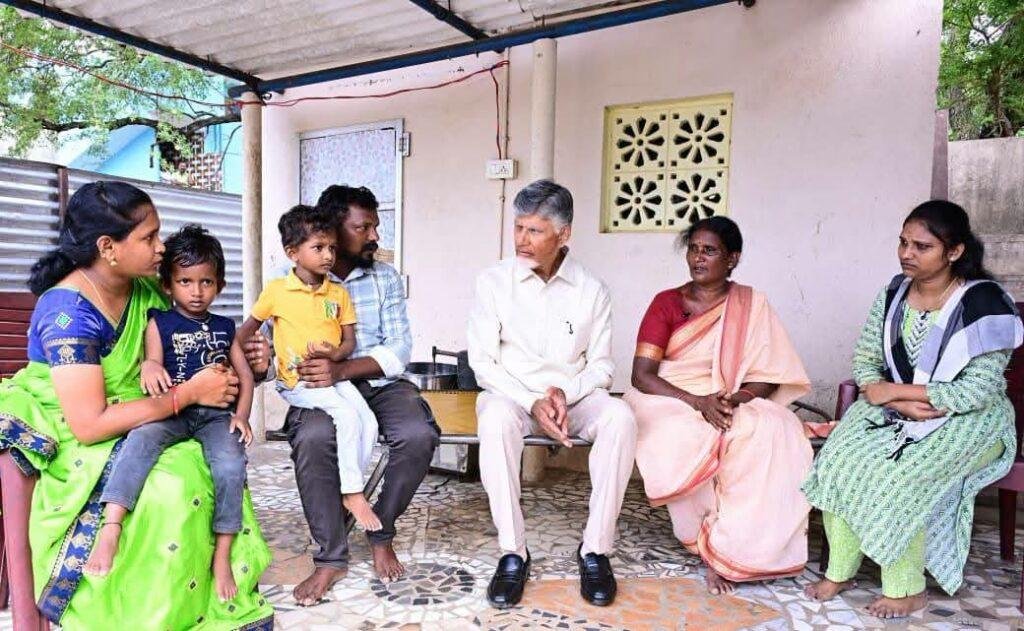 భారీ ఎత్తున పునపరివారి పాళెం గ్రామంలో ప్రజా వేదిక సభ