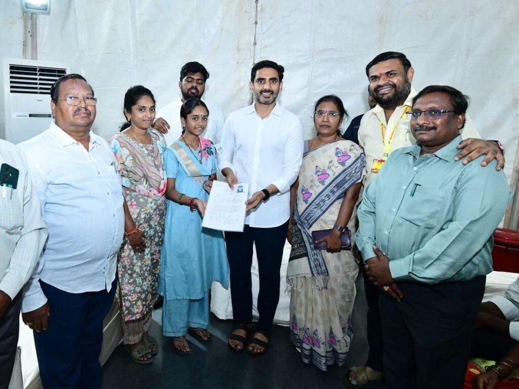 పదో తరగతి టాపర్లకు ఇంటి స్థలం మంజూరుకు శ్రీకాళహస్తి ఎమ్మెల్యే హామీ..!