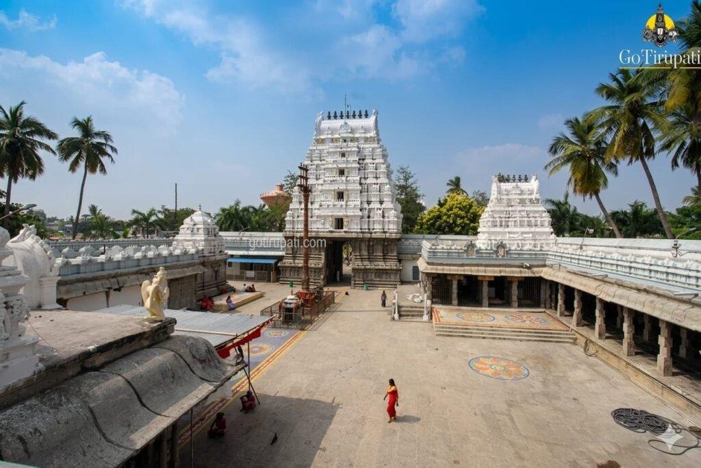 శ్రీ వేదనారాయణ స్వామి ఆలయంలో పరకామణి