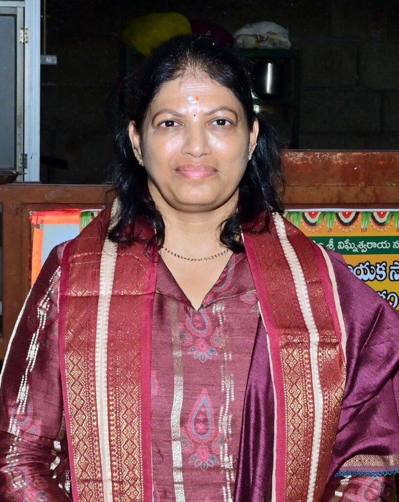కాణిపాకం దేవస్థానం ఆలయ ఉభయదారుల అధ్యక్షురాలిగా కే.శివశంకరి