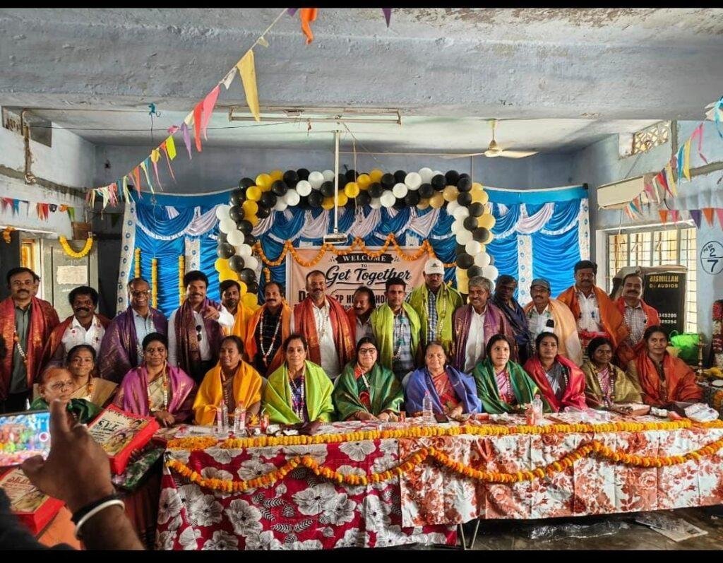 బైరెడ్డిపల్లి లో కోలాహలంగా పూర్వ విద్యార్థుల ఆత్మీయ సమ్మేళనం