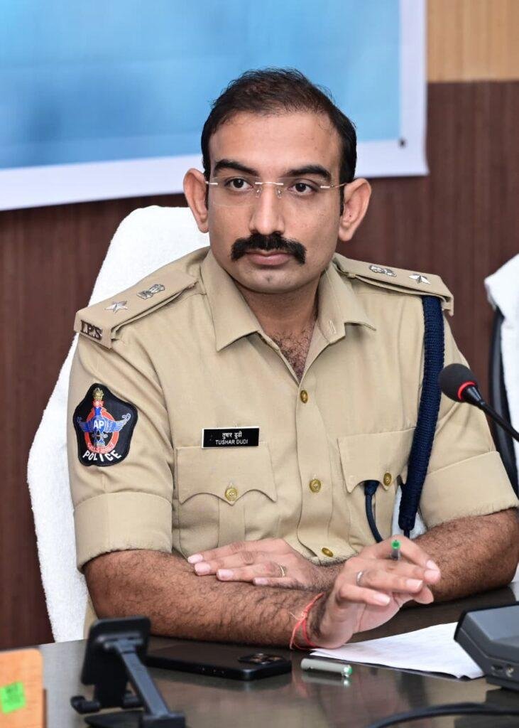 డిజిటల్ అరెస్ట్ మోసాలపై ప్రజలు అప్రమత్తంగా ఉండాలి -జిల్లా ఎస్పీ శ్రీ తుషార్ డూడి, ఐపీఎస్