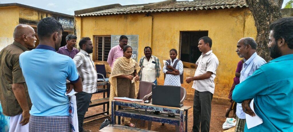 అనేపూడి, చందనమూడి గ్రామాల్లో ఈ-కేవైసీ తనిఖీ – తహసీల్దార్ రాజేంద్ర