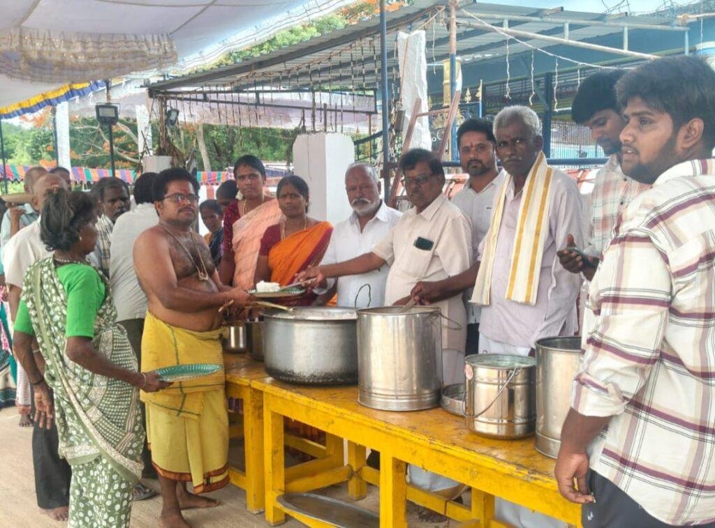 ద్రౌపతి సమేత ధర్మరాజుల ఆలయంలో అన్నదాన కార్యక్రమం