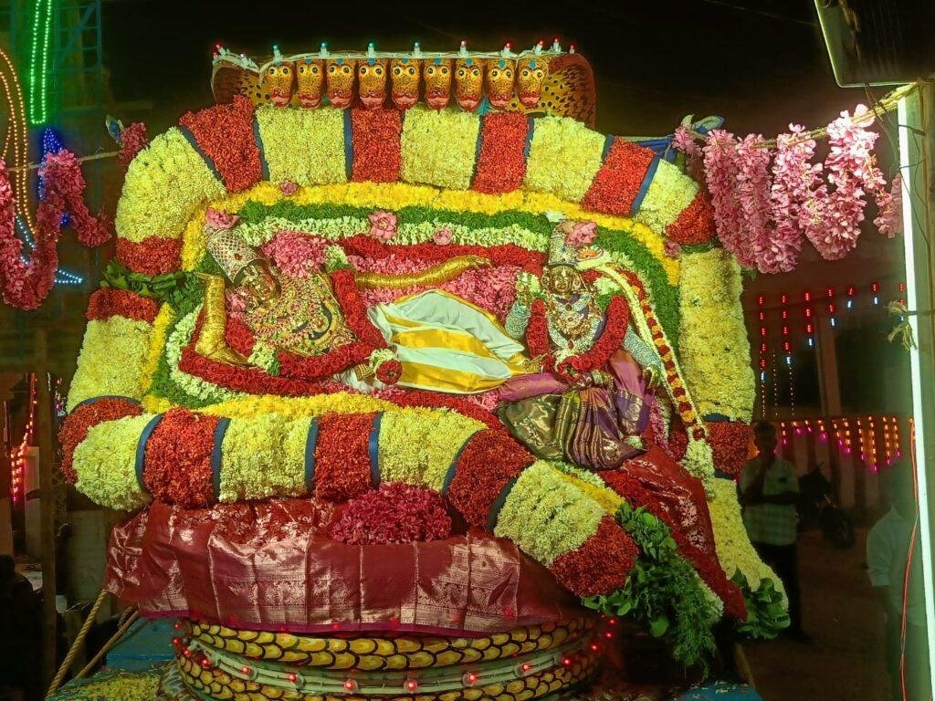 శేష వాహనంపై ఊరేగిన ద్రౌపతి సమేత ధర్మరాజు