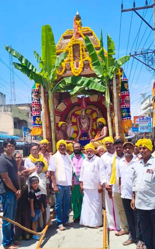 రథంపై ఊరేగిన ద్రౌపతి సమేత ధర్మరాజుల స్వామి