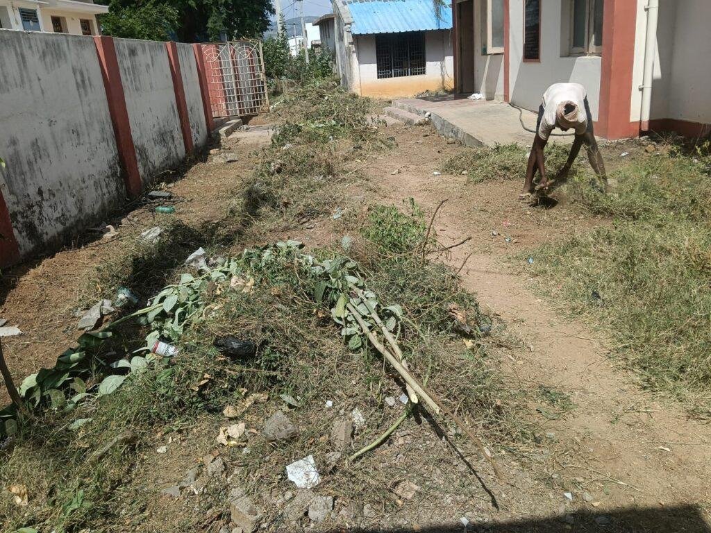 ఆరోగ్య కేంద్రంలో పారిశుద్ధ్య చర్యలు