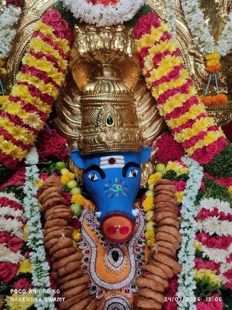 శ్రీ వారాహి దేవి అలంకారంలో భక్తులకు దర్శనం ఇచ్చిన శ్రీ భాటగంగమ్మ తల్లి. నవరాత్రులలో