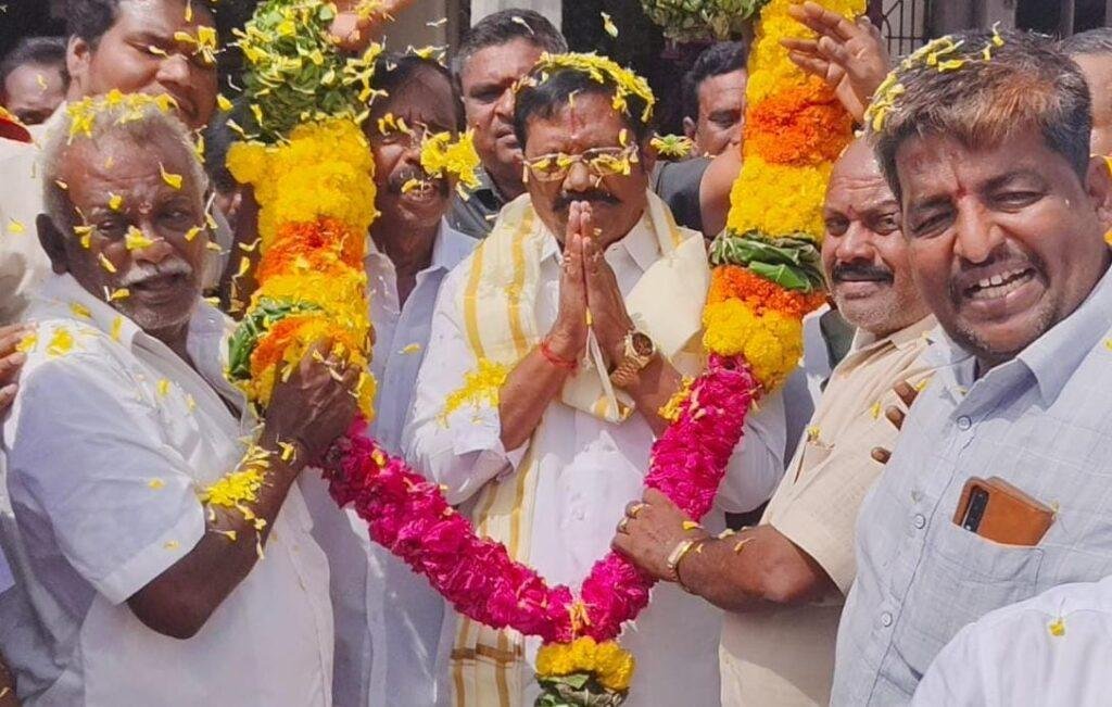 సత్యవేడు ఎమ్మెల్యే కోనేటి ఆదిమూలం కు ఘన స్వాగతం పలికిన టిడిపి నాయకులు,మహిళ కార్యకర్తలు