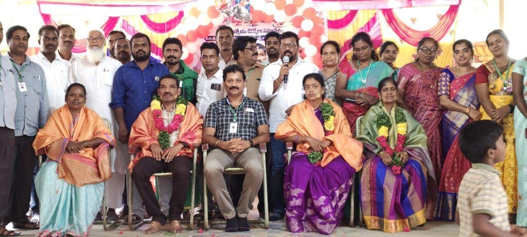 బదిలీపై వెళ్లిన ఉపాధ్యాయులకు ఘన సన్మానం