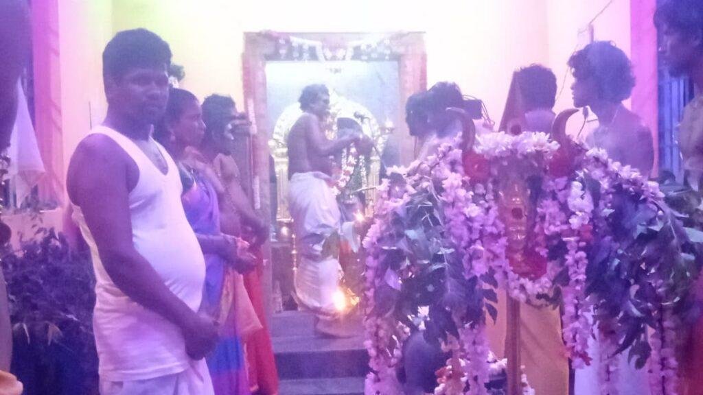 అంకాలమ్మ ఆలయానికి పట్టు వస్త్రాలు సమర్పించిన బహుజన సమాజ్ పార్టీ