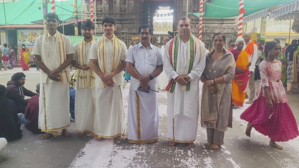 అమ్మవారి సేవలో గోవా మంత్రి రోహన్ ఖౌంటే