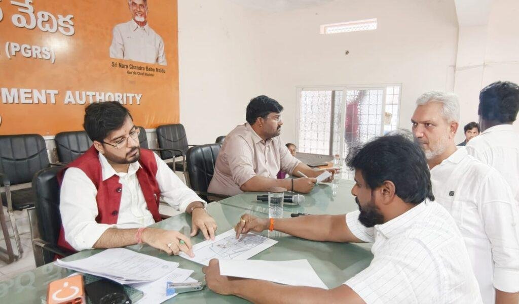 కుప్పం 19వ వార్డులో రోడ్డు అక్రమణ తొలగించాలి