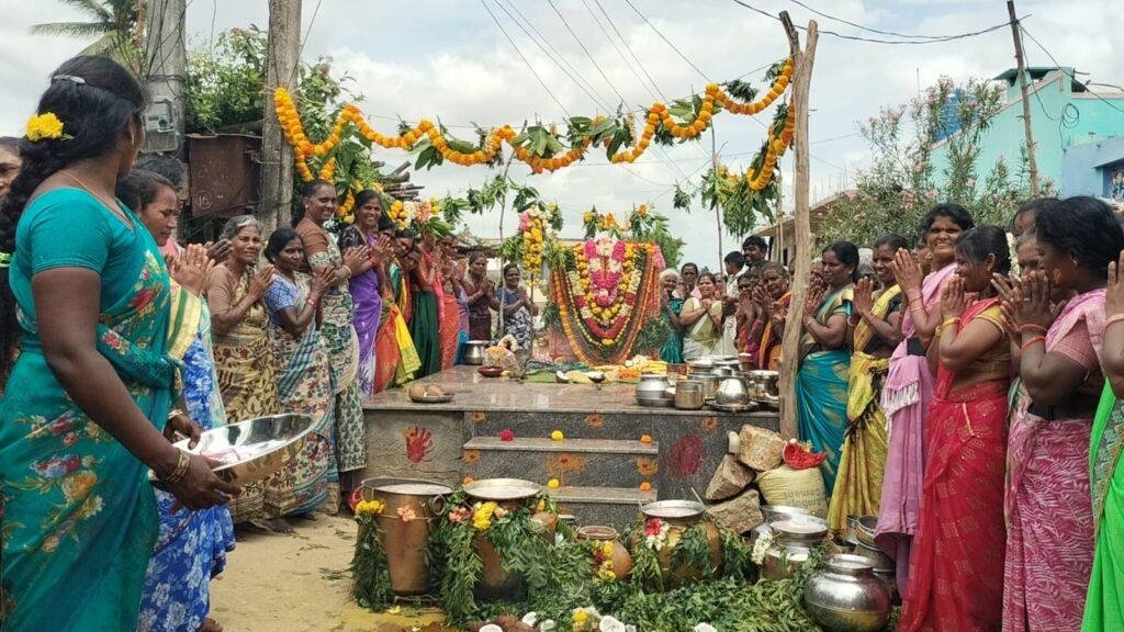 గంగమ్మకు చల్లతో ప్రత్యేక పూజలు.. ప్రతి ఇంటి నుంచి అంబలి సమర్పించిన మహిళలు