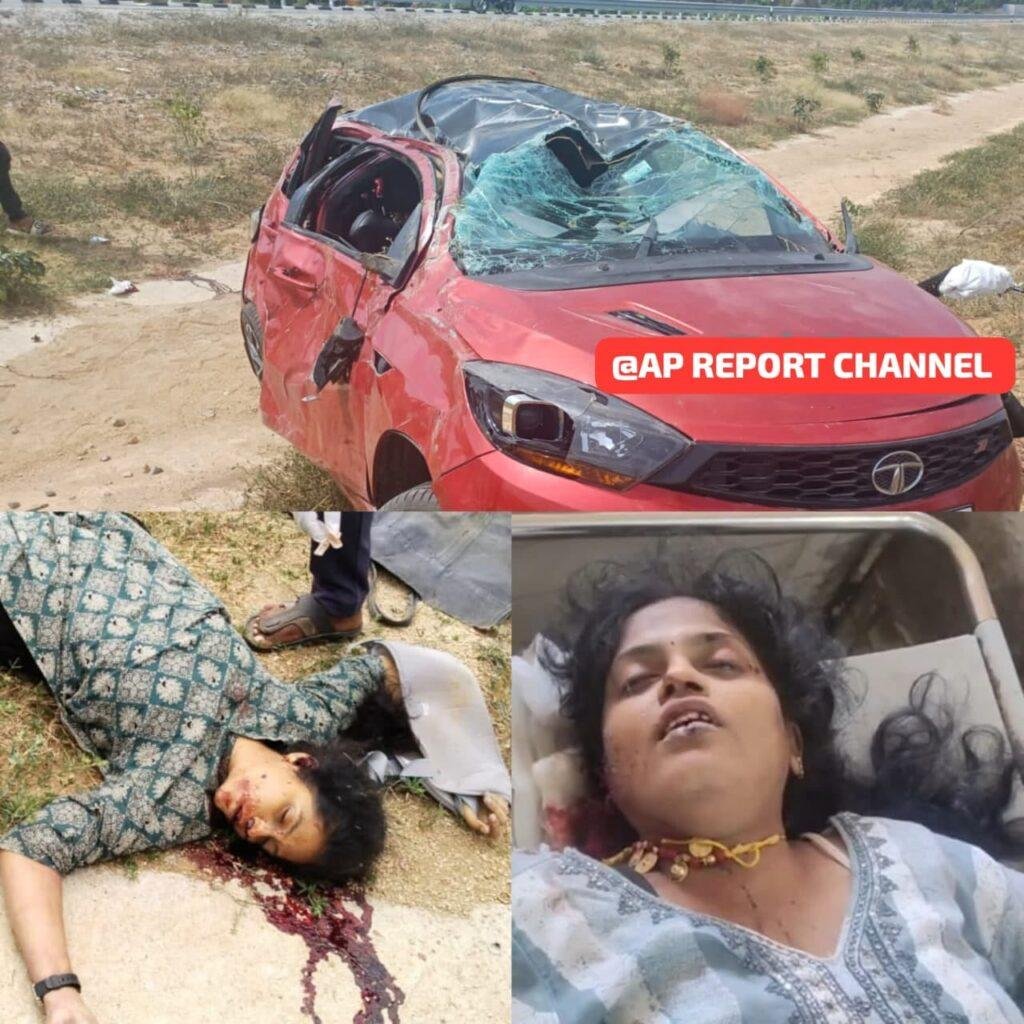 కారు బోల్తా- ఇద్దరు మృతి